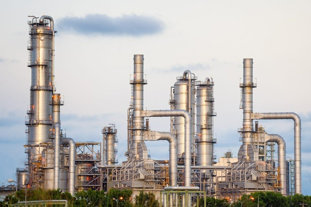 Fractional distillation columns and chemical synthesis units in a petrochemical plant
